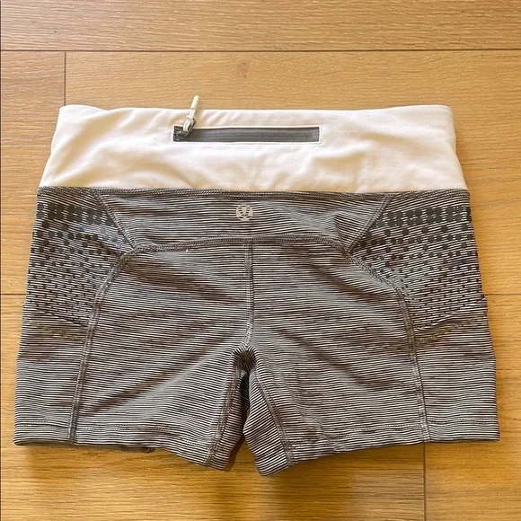 Lululemon grey and white spandex - Picture 2 of 5